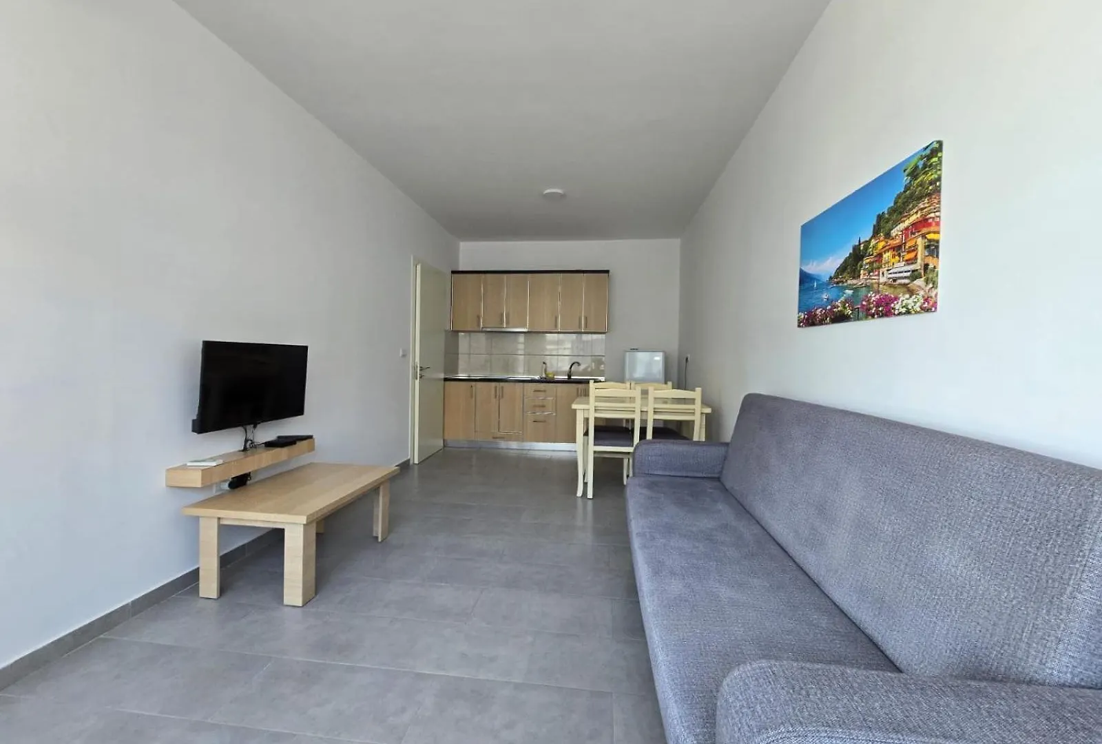 Roxhensi Apartment Shengjin 0*,