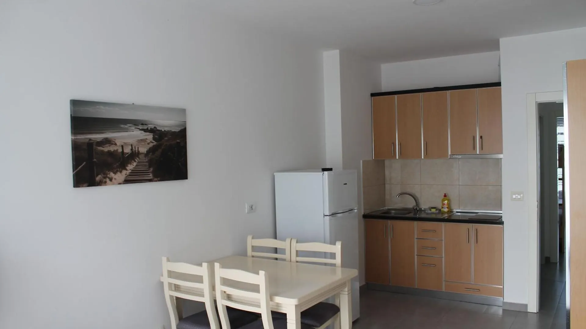 Roxhensi Apartment Shengjin