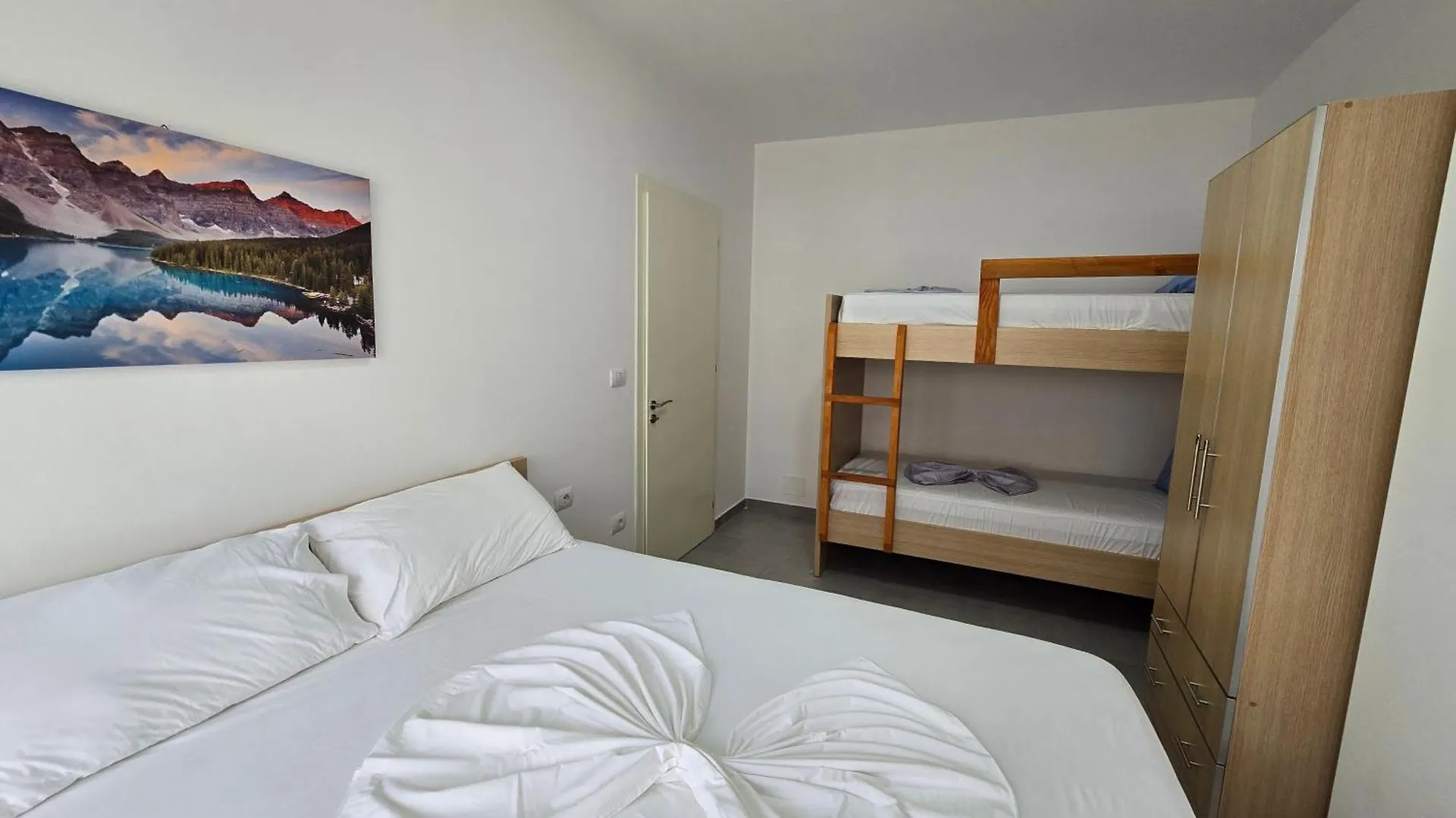 Roxhensi Apartment Shengjin